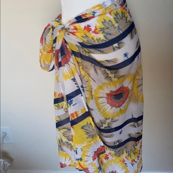 SARONG Floral Print 100% Polyester 58” X 36” - Picture 2 of 9